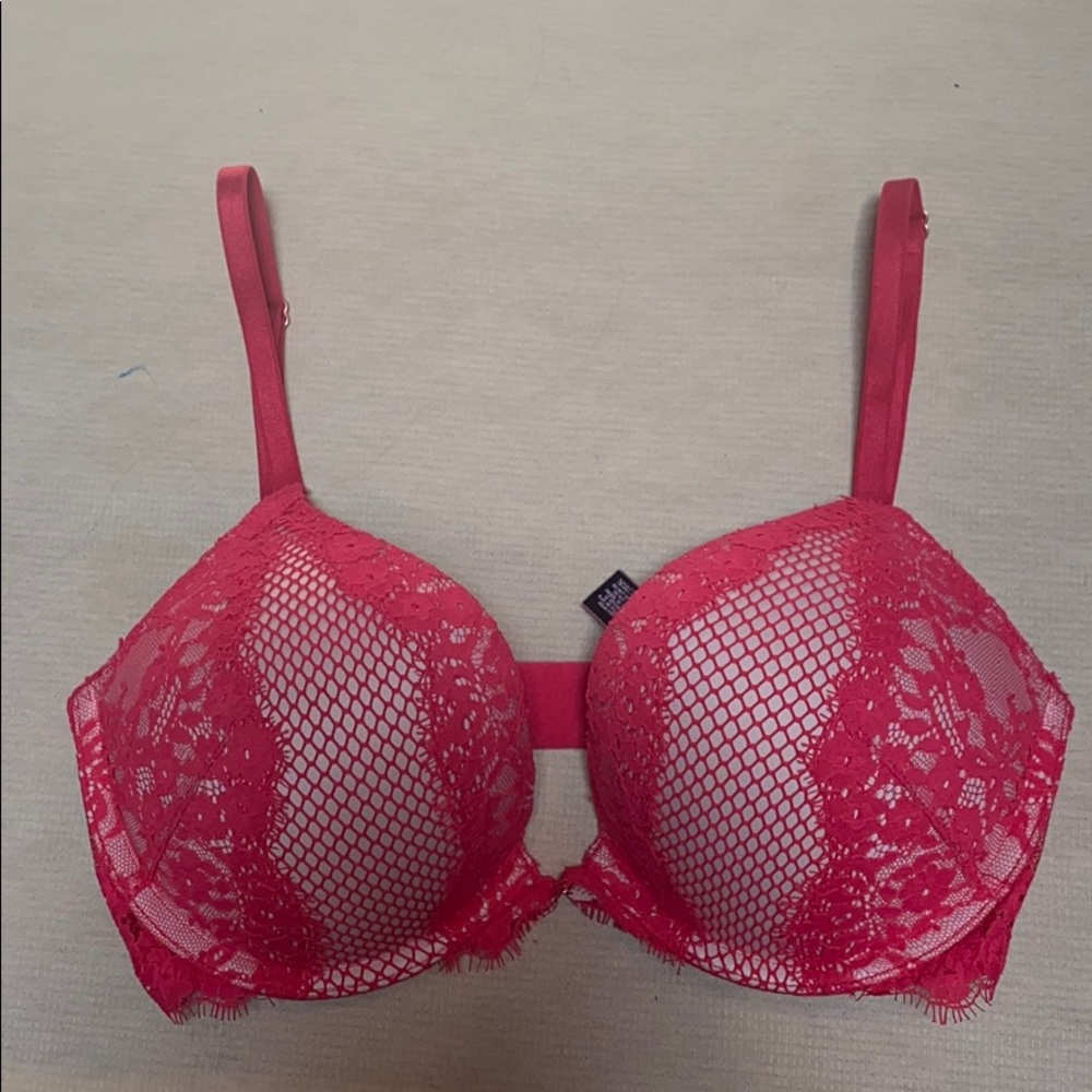 NWOT bombshell lace red bra from Victoria’s Secret